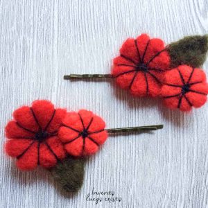 Horquillas «Flores Rojas» de lana merina fieltrada (Md:1)