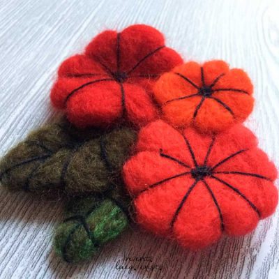 Broche «Flores Rojas» de lana merina fieltrada (Md:1)